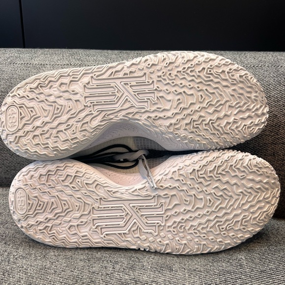 KYRIE 4’s, size 14, basketball sneakers - Picture 7 of 8